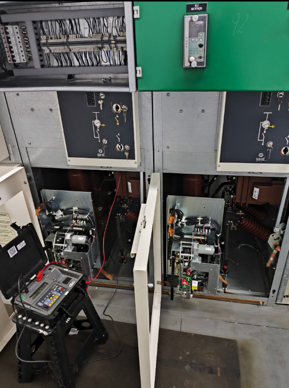 Ensaio de Resistencia de Isolação em Disjuntor. Ensaio de Resistencia de Isolação em Disjuntor.